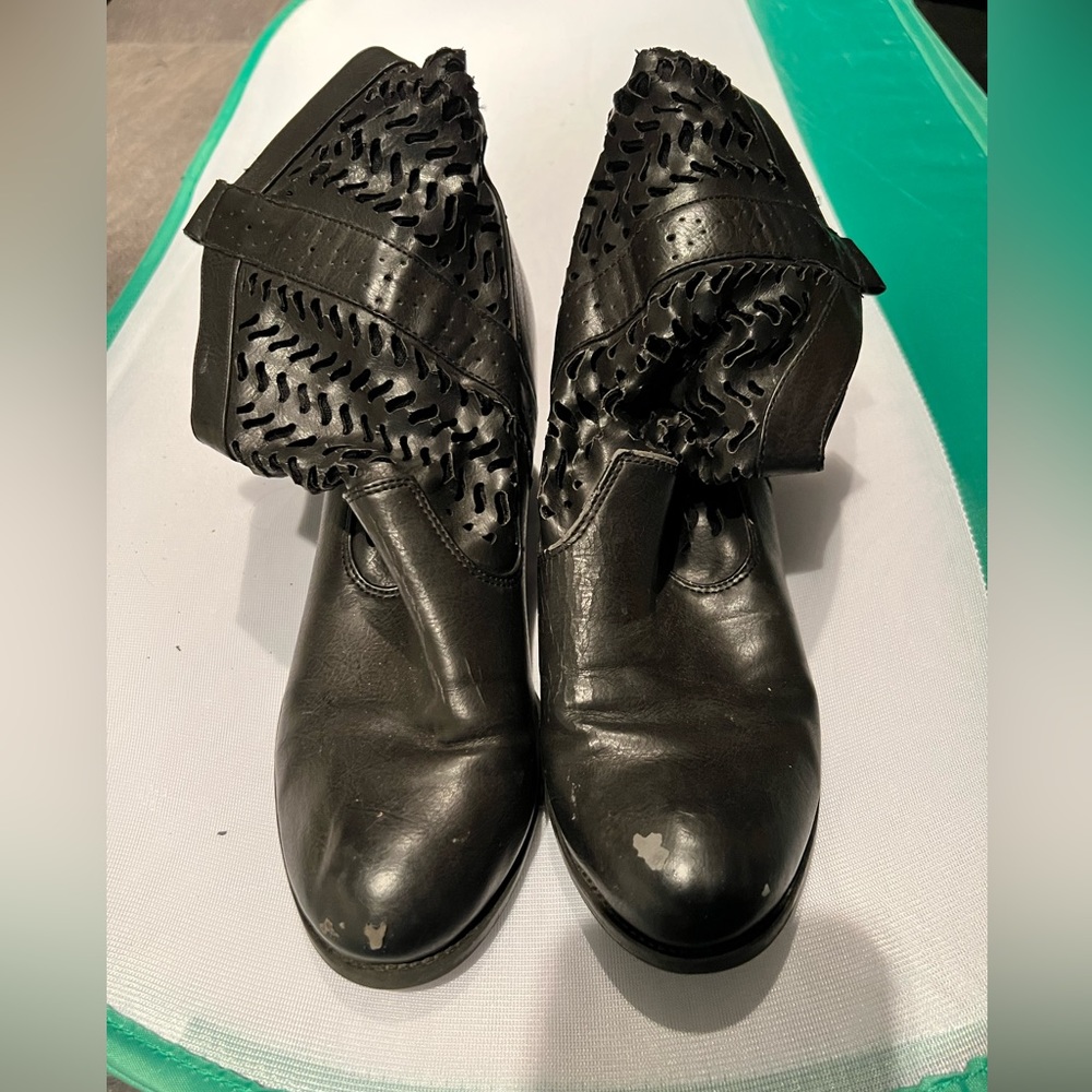 Women’s Nine West Black Leather Eyelet Boots